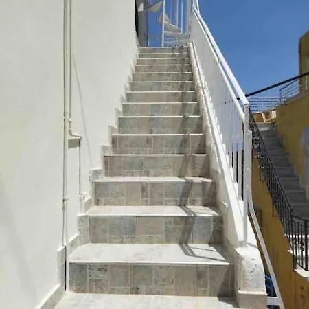 Apartment Budget With Sea View In *