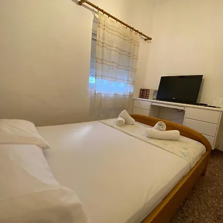 Budget With Sea View In Apartment *